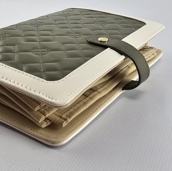 Vlando Yancy Travel Jewelry Organiser Foldable Jewelry Storage Book Green/Cream - Picture 12 of 15